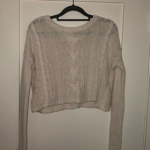 A white abercrombie long sleeve sweater